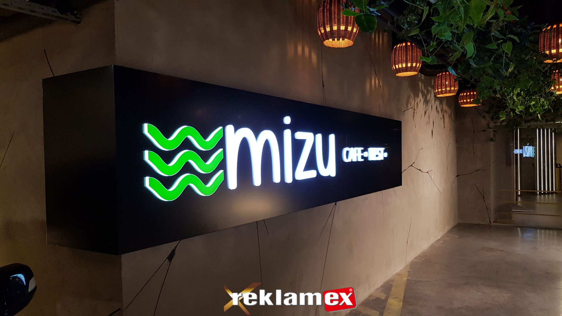 Işıklı Kafe ve Restoran Tabelası İmalatı | Özel Tasarım Kutu Harf Çözümleri